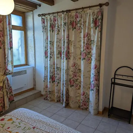 Familial Avec Piscine, Jardin Clos, Equipements Bebe, Animaux Acceptes, - Fr-1-653-61